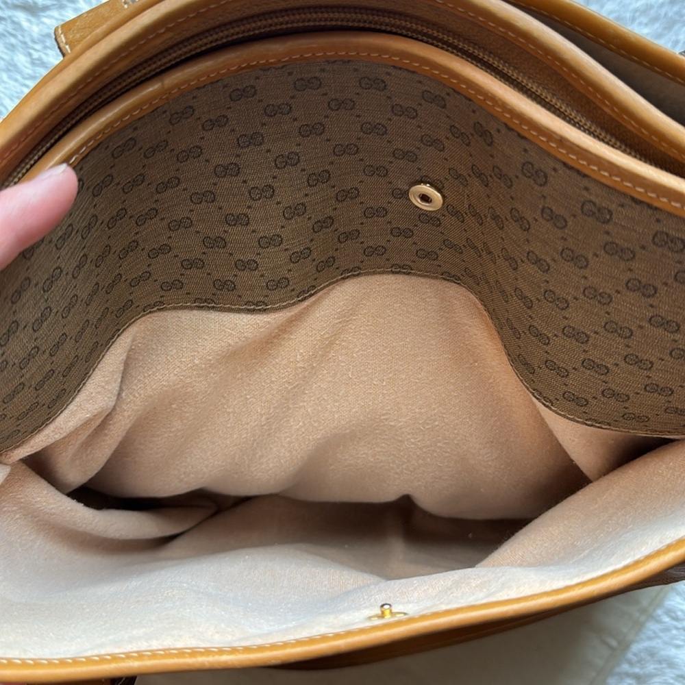 Gucci Micro GG Vintage PVC Leather Shoulder Tote - Picture 14 of 16
